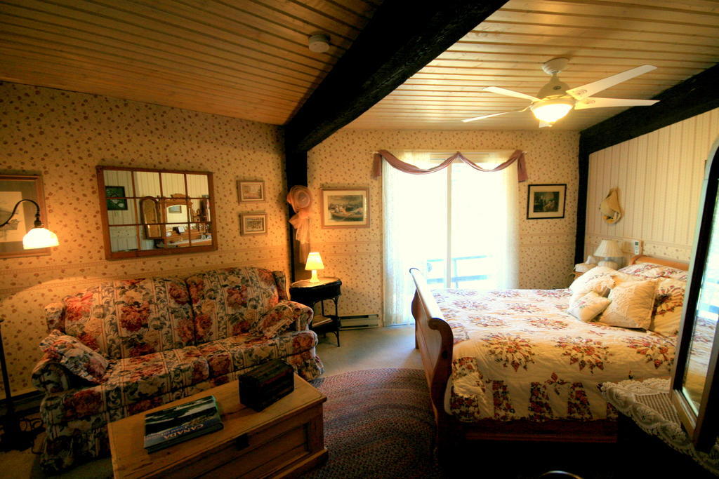 Stouffermill Bed & Breakfast Algonquin Highlands Buitenkant foto