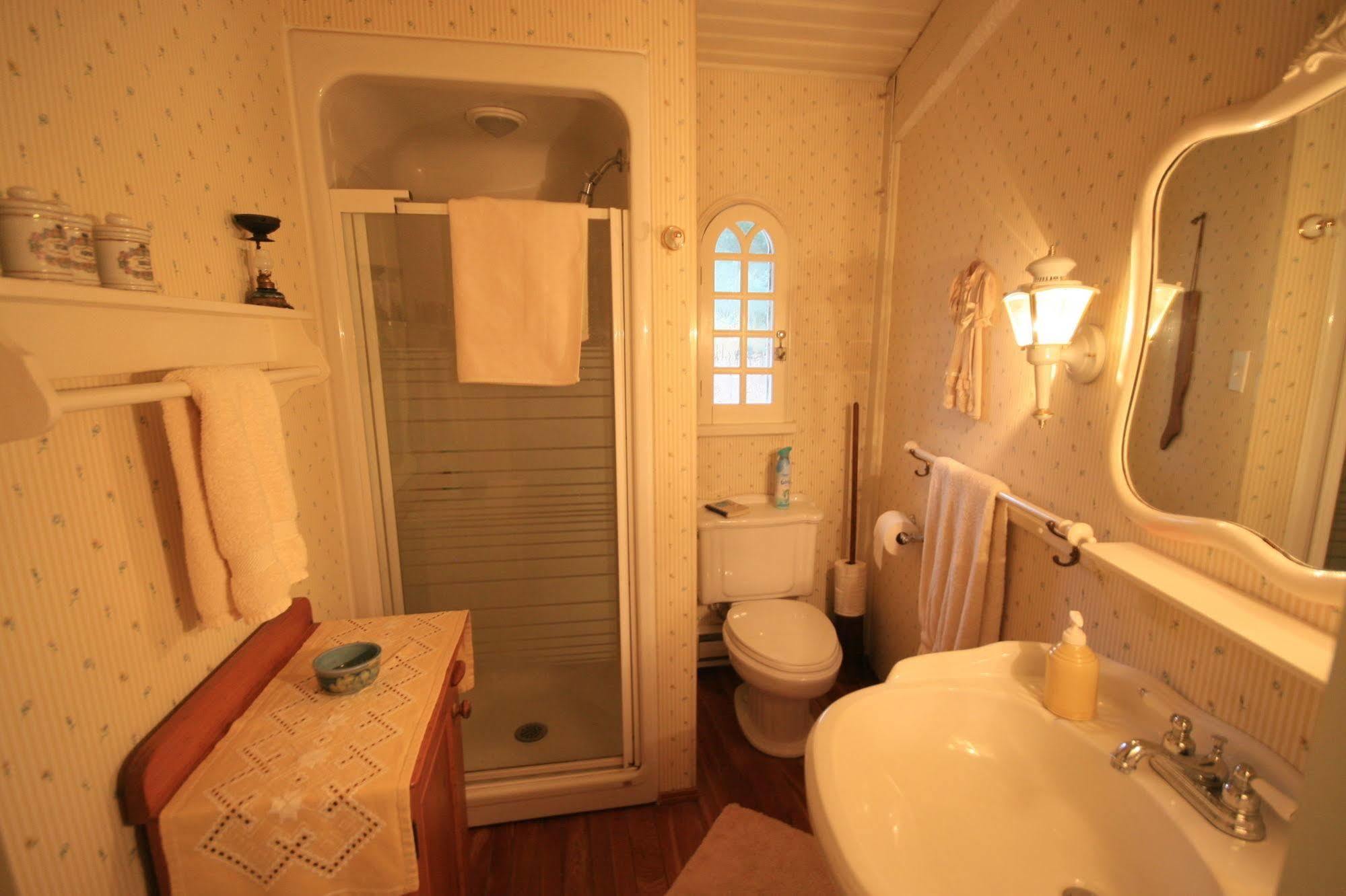 Stouffermill Bed & Breakfast Algonquin Highlands Buitenkant foto