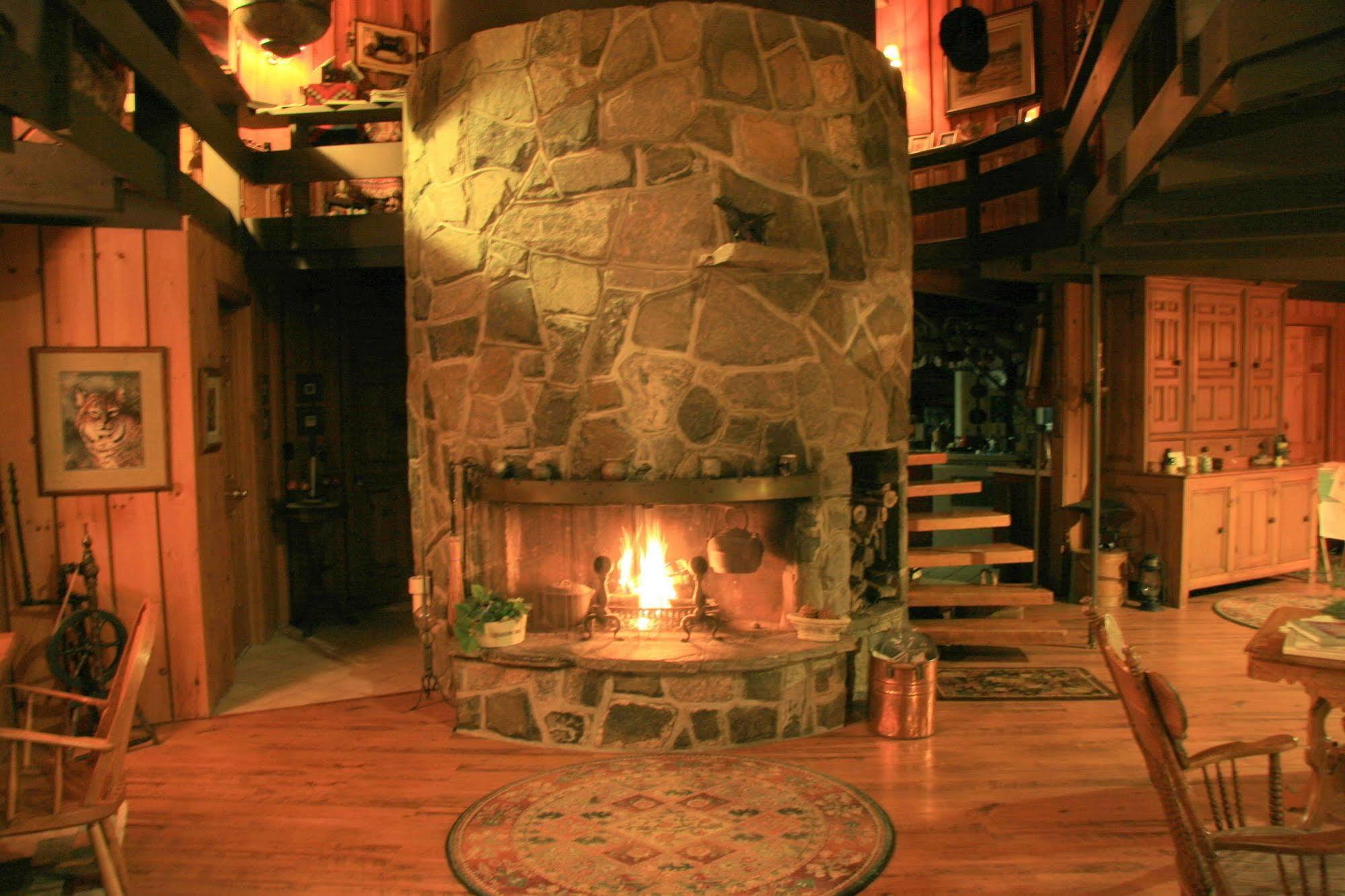 Stouffermill Bed & Breakfast Algonquin Highlands Buitenkant foto