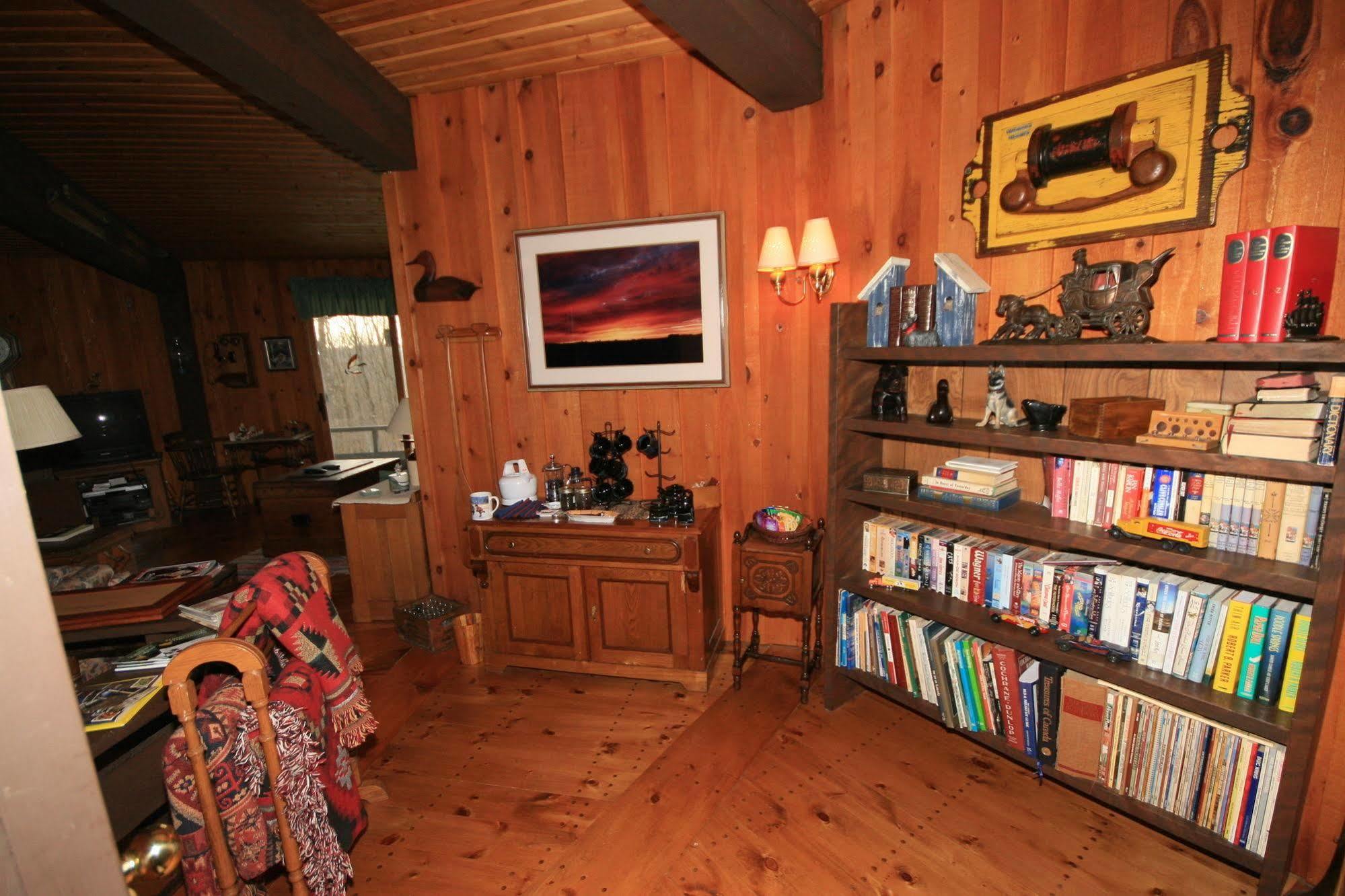 Stouffermill Bed & Breakfast Algonquin Highlands Buitenkant foto